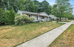 4153 Chasseral Drive NW, Comstock Park, MI 49321