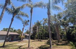 627 RIVERSIDE DRIVE, TARPON SPRINGS, FL 34689