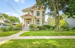 924 PEARL, BELVIDERE, IL 61008
