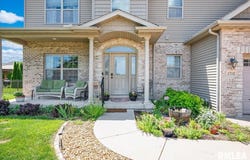 1712 RUSTIC OAK Drive, Washington, IL 61571