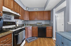 28 Powell Court, Hightstown, NJ 08520
