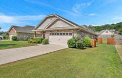 2906 Blossom Park Drive, Owens Cross Roads, AL 35763