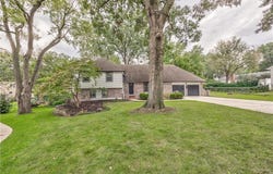 8129 Dearborn Drive, Prairie Village, KS 66208