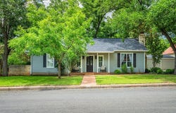 709 Travis St, Fredericksburg, TX 78624