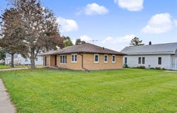 306 W Union Street, Edgewood, IA 52042