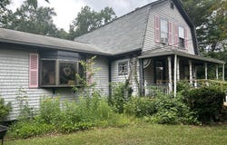 299 S Precinct St, Taunton, MA 02718