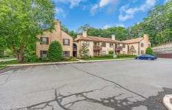 212 Wellington Place, Aberdeen, NJ 07747