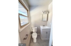 1 CIRCLE DRIVE, HAZLETON, PA 18201