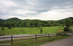 523 Rudd Hollow Rd, Townsend, TN 37882