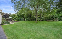 W302n6693 Lillian Dr, Hartland, WI 53029