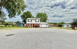 12 ROGERS Circle, NEWARK, DE 19702