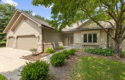 N18w28978 Golf Ridge S -, Pewaukee, WI 53072