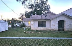 319 S Main St, Eden, TX 76837