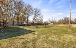 715 E 10TH Street, Kemp, TX 75143