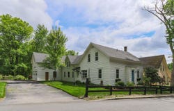 10 Old Coach Road, New Boston, NH 03070