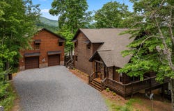 9 Quail Hollow LN, Blue Ridge, GA 30513