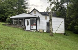 117 Gravely Drive, Pennington Gap, VA 24277