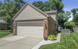 18059 Foxpointe, Clinton Township, MI 48038