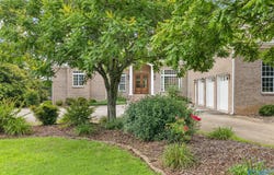 101 E Meadowhill Drive, Florence, AL 35633