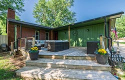 319 Sandalwood Dr, Haysville, KS 67060