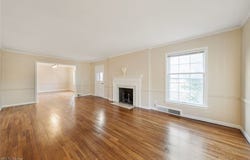 19208 Chagrin, Shaker Heights, OH 44122