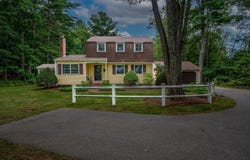 380 Quaker St, Northbridge, MA 01534