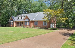 126 Willowridge Circle, Jackson, TN 38305