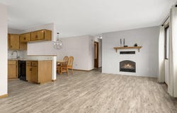 7580 13th Street N, Oakdale, MN 55128