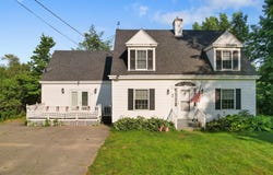 88 W Main Street, Searsport, ME 04974