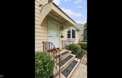16 Cutler Pl, Clark Twp., NJ 07066-1713