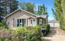 1421 14th St SW, Sidney, MT 59270