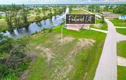 3810 NE 17th Avenue, Cape Coral, FL 33909