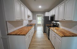 1013 Hemlock St, Tuscumbia, AL 35674