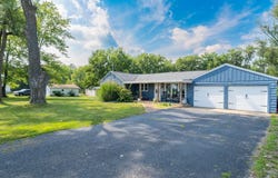 3381 MALL Road, Pekin, IL 61554