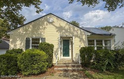 3 Coluco Place, Keyport, NJ 07735