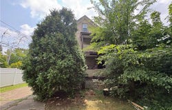 12501 Dove Avenue, Cleveland, OH 44105