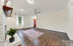 414 4th Avenue NE, Hickory, NC 28601