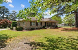 609 W Main Street, Benson, NC 27504