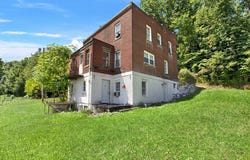 140 Smartnick Rd, Hempfield Twp, PA 15601