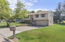 634 Cresthaven Drive, Cottage Grove, WI 53527