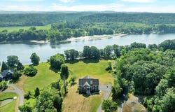 3 Riverside Court, Stillwater, NY 12170