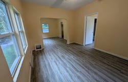 3328 Grand Avenue, Omaha, NE 68111
