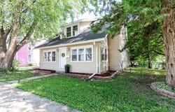 809 W Ashland Avenue, Indianola, IA 50125