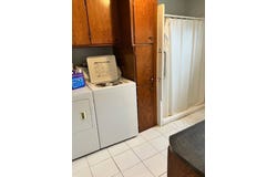 105 E 7th St, Wynot, NE 68792