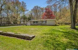 72 Pollys Lane, Montville, CT 06382
