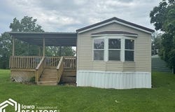 302 N 2nd, Mystic, IA 52574
