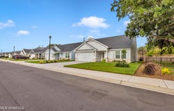 136 Pointe Breeze Way, Biloxi, MS 39531