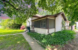 315 E Spruce Street, Marshall, MI 49068