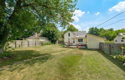 1103 E Clark Street, Warsaw, IN 46580-3432
