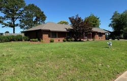1624 S Dixieland Road, Rogers, AR 72756